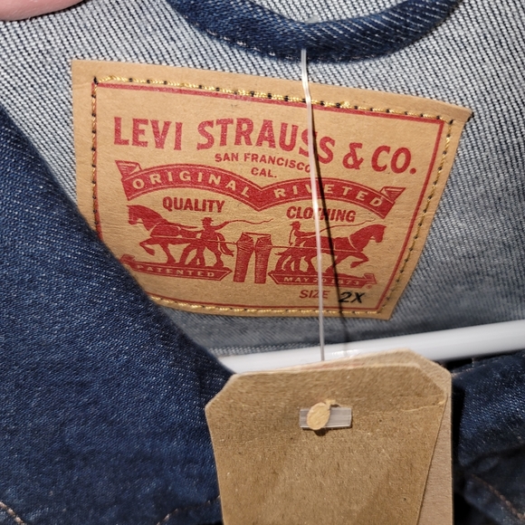 Ladies Levi's Jean jacket - Picture 3 of 4